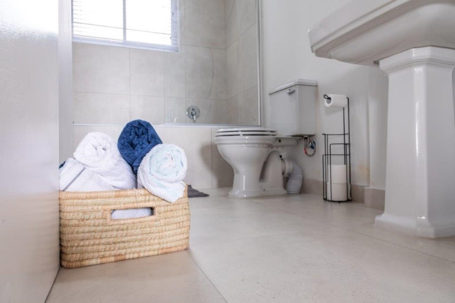 To Let 2 Bedroom Property for Rent in Muizenberg Western Cape